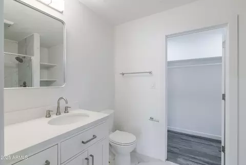 Bath - 4116 W Marshall Ave, Phoenix, AZ 85019 photo 1 of 6