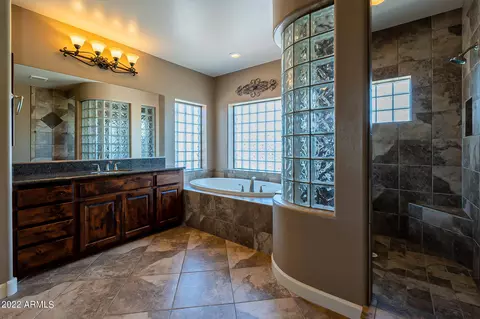 Bath - 4120 E Woodside Way, Gilbert, AZ 85297 photo 1 of 4