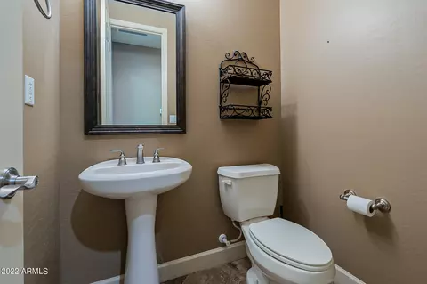 Bath - 4120 E Woodside Way, Gilbert, AZ 85297 photo 3 of 4