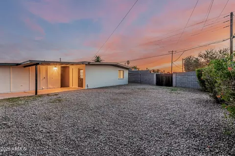 Exterior - 1258 E Campus Dr, Tempe, AZ 85282 photo 4 of 12