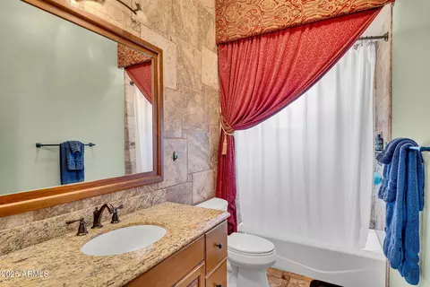 Bath - 2371 E Sanoque Ct, Gilbert, AZ 85298 photo 4 of 4