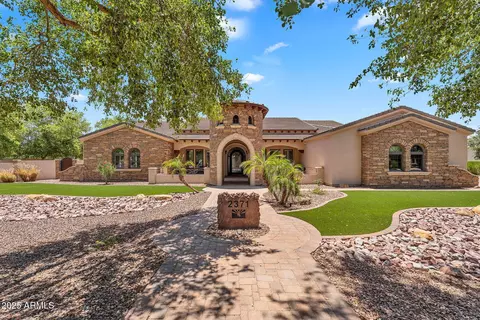 2371 E Sanoque Ct, Gilbert, AZ 85298