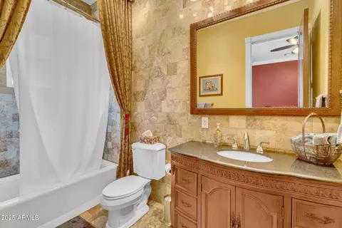 Bath - 2371 E Sanoque Ct, Gilbert, AZ 85298 photo 3 of 4