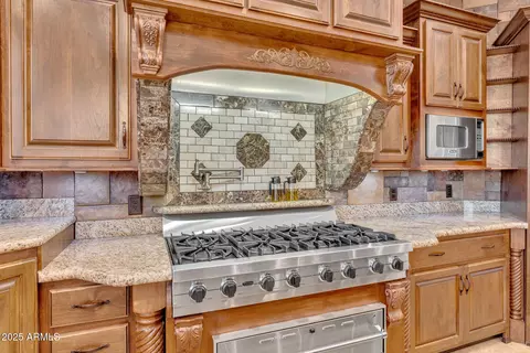Kitchen - 2371 E Sanoque Ct, Gilbert, AZ 85298 photo 2 of 4
