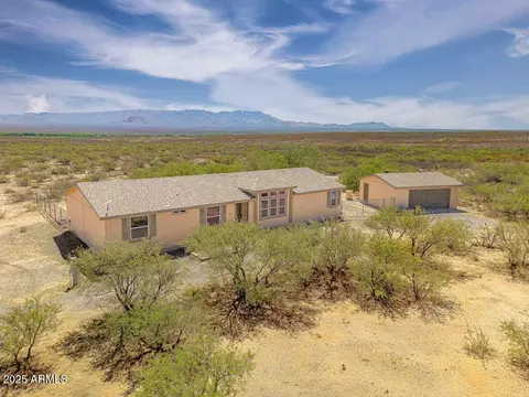 5205 S Pickett Pl, Sierra Vista, AZ 85650