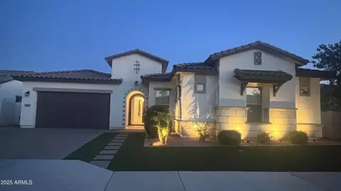 2121 E Aquarius Pl, Chandler, AZ 85249