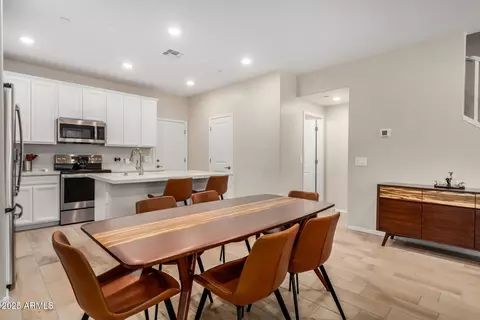 Dining - 1825 E Hampton Ln #108, Gilbert, AZ 85295 photo 2 of 2