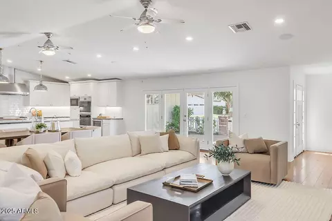 3817 E Highland Ave, Phoenix, AZ 85018 photo 8