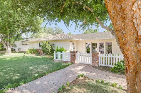 3817 E Highland Ave, Phoenix, AZ 85018 photo 3