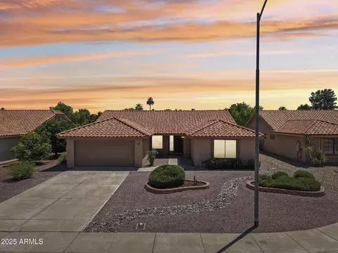 9263 W Oraibi Dr, Peoria, AZ 85382