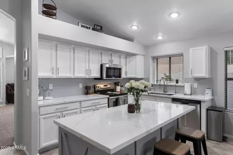 Kitchen - 2111 E Rawhide St, Gilbert, AZ 85296 photo 4 of 5