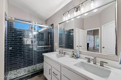 Bath - 2111 E Rawhide St, Gilbert, AZ 85296 photo 1 of 2