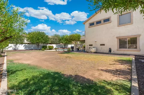 Exterior - 1015 S 132nd St, Gilbert, AZ 85233 photo 12 of 13