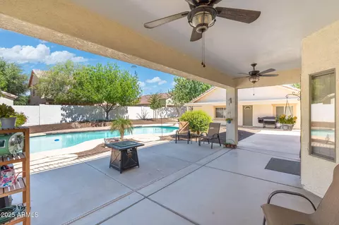 Exterior - 1015 S 132nd St, Gilbert, AZ 85233 photo 5 of 13