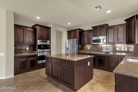 Kitchen - 5223 W Bent Tree Dr, Phoenix, AZ 85083 photo 3 of 7