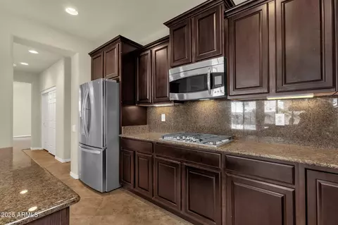 Kitchen - 5223 W Bent Tree Dr, Phoenix, AZ 85083 photo 6 of 7