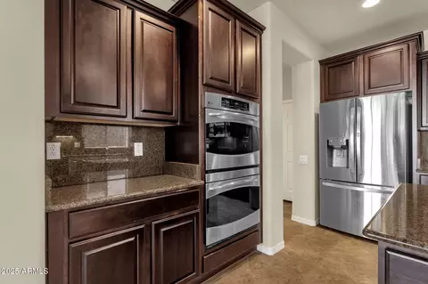 Kitchen - 5223 W Bent Tree Dr, Phoenix, AZ 85083 photo 4 of 7