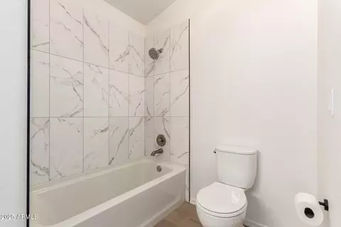 Bath - 1202 E Libby St, Phoenix, AZ 85022 photo 4 of 5