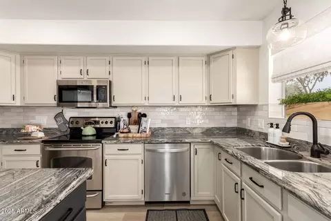 Kitchen - 1202 E Libby St, Phoenix, AZ 85022 photo 2 of 3