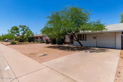 Exterior - 230 E Fairmont Dr, Tempe, AZ 85282 photo 2 of 6