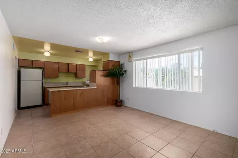 Living - 230 E Fairmont Dr, Tempe, AZ 85282 photo 4 of 5
