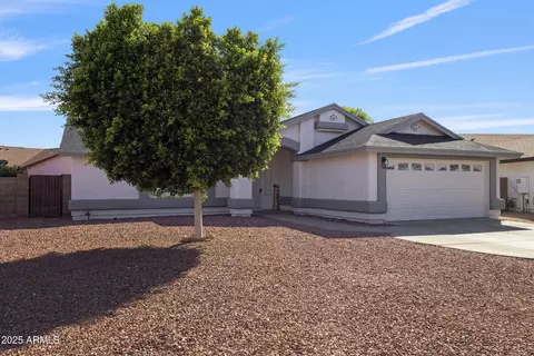 8620 W Denton Ln, Glendale, AZ 85305