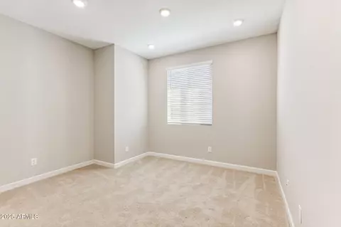 5827 E Covey Ln, Phoenix, AZ 85054 photo 21