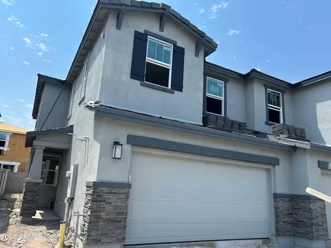 5827 E Covey Ln, Phoenix, AZ 85054