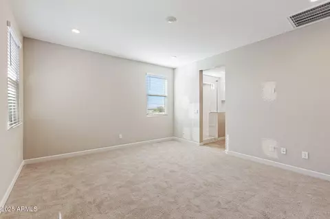 5827 E Covey Ln, Phoenix, AZ 85054 photo 11