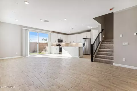 5827 E Covey Ln, Phoenix, AZ 85054 photo 5