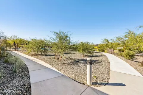 5827 E Covey Ln, Phoenix, AZ 85054 photo 31