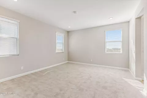 5827 E Covey Ln, Phoenix, AZ 85054 photo 10