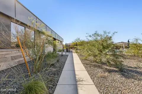5827 E Covey Ln, Phoenix, AZ 85054 photo 32