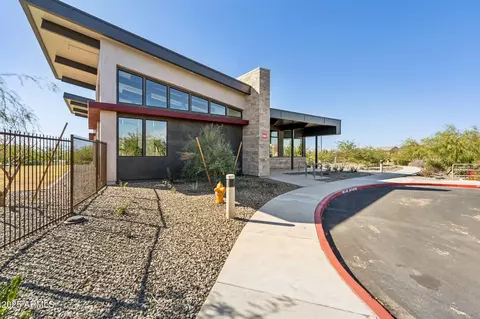 5827 E Covey Ln, Phoenix, AZ 85054 photo 29