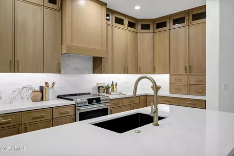 Kitchen - 2774 E Valencia St, Gilbert, AZ 85296 photo 4 of 6