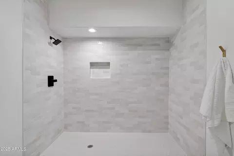 Bath - 2774 E Valencia St, Gilbert, AZ 85296 photo 6 of 6