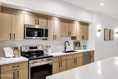 Kitchen - 2774 E Valencia St, Gilbert, AZ 85296 photo 6 of 6