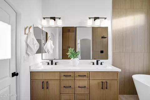 Bath - 2774 E Valencia St, Gilbert, AZ 85296 photo 2 of 6