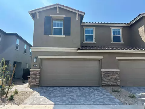 5819 E Covey Ln, Phoenix, AZ 85054