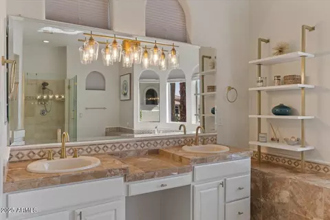 Bath - 2135 E Clipper Ln, Gilbert, AZ 85234 photo 4 of 6