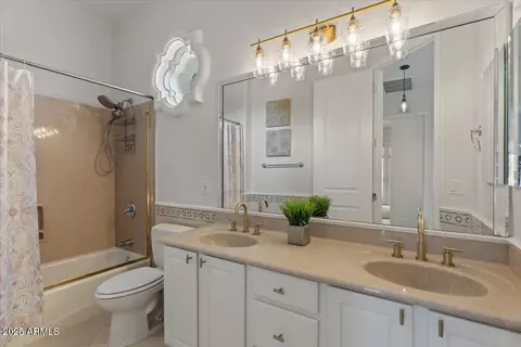 Bath - 2135 E Clipper Ln, Gilbert, AZ 85234 photo 1 of 6
