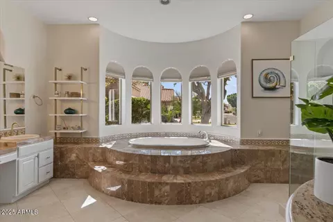 Bath - 2135 E Clipper Ln, Gilbert, AZ 85234 photo 5 of 6