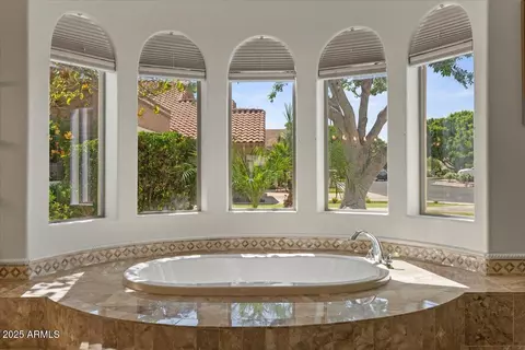 Bath - 2135 E Clipper Ln, Gilbert, AZ 85234 photo 2 of 6