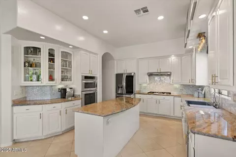 Kitchen - 2135 E Clipper Ln, Gilbert, AZ 85234 photo 7 of 8