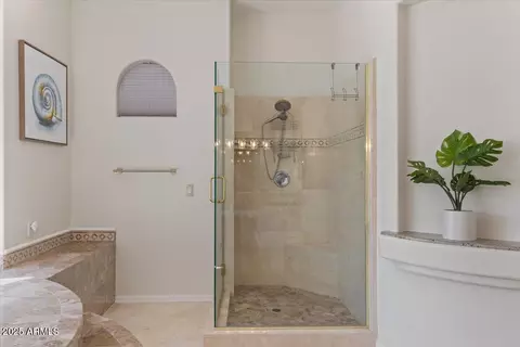 Bath - 2135 E Clipper Ln, Gilbert, AZ 85234 photo 3 of 6