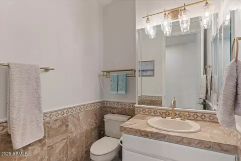 Bath - 2135 E Clipper Ln, Gilbert, AZ 85234 photo 6 of 6