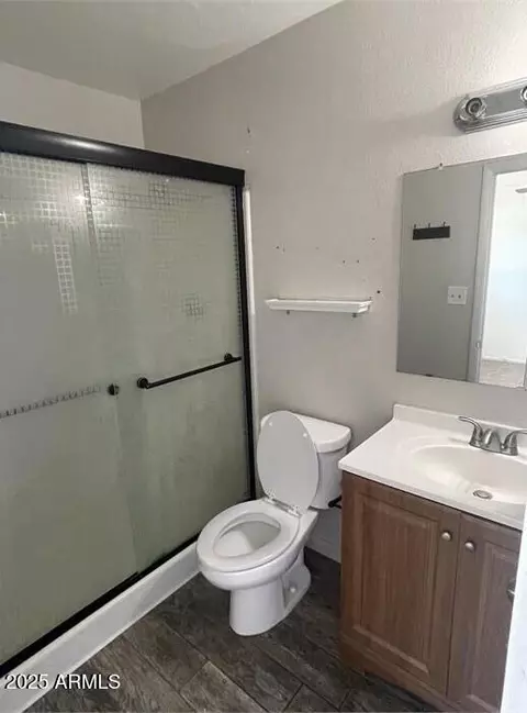 Bath - 6029 N 31st Ave, Phoenix, AZ 85017 photo 2 of 2