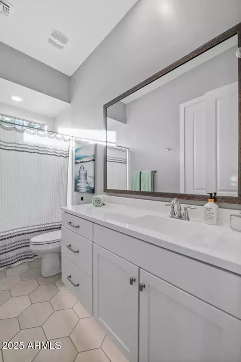 Bath - 2024 E Chama Dr, Phoenix, AZ 85024 photo 5 of 5