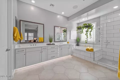 Bath - 2024 E Chama Dr, Phoenix, AZ 85024 photo 1 of 5