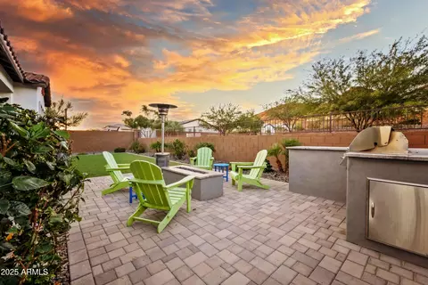 Exterior - 2024 E Chama Dr, Phoenix, AZ 85024 photo 2 of 8